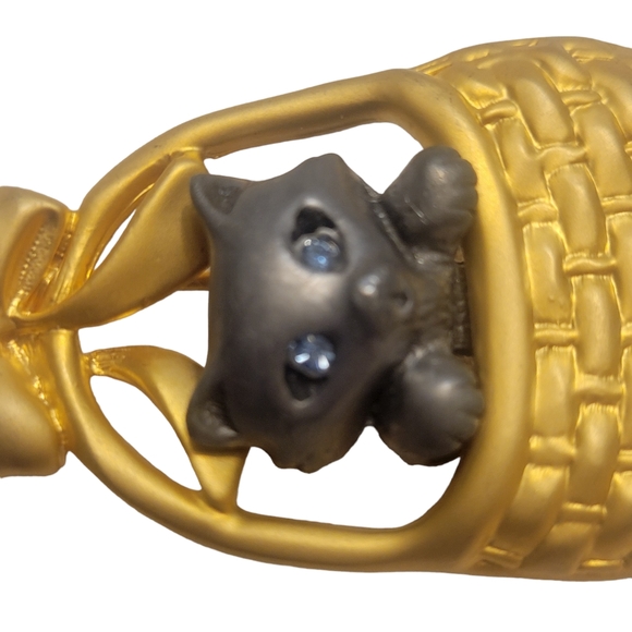 Danecraft Kitty in Basket Brooch - Picture 6 of 6